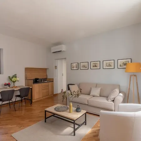 Ferienwohnung Iflat Trevi Charming Rom Exterior foto